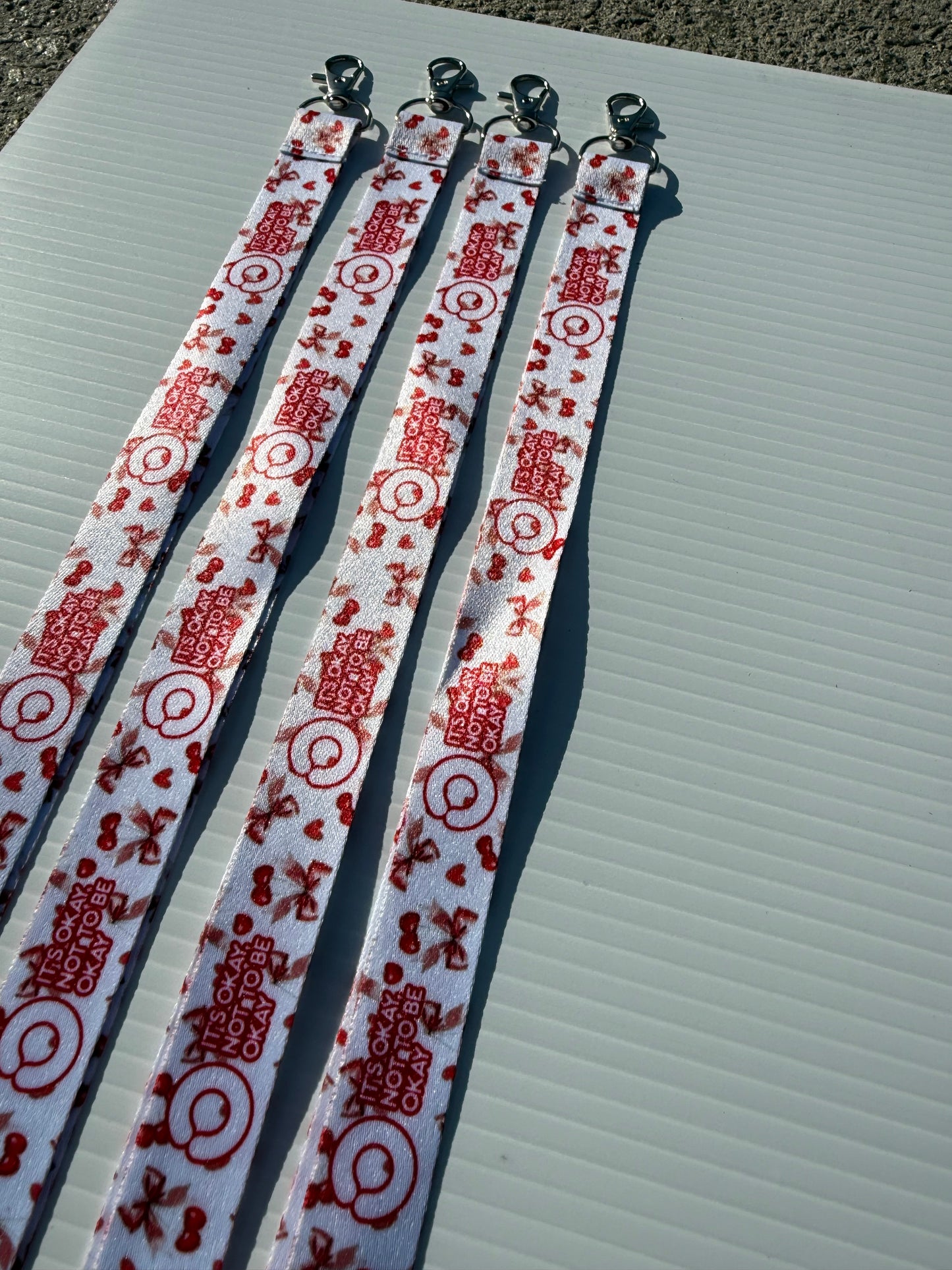 Bow Lanyard with safety clip