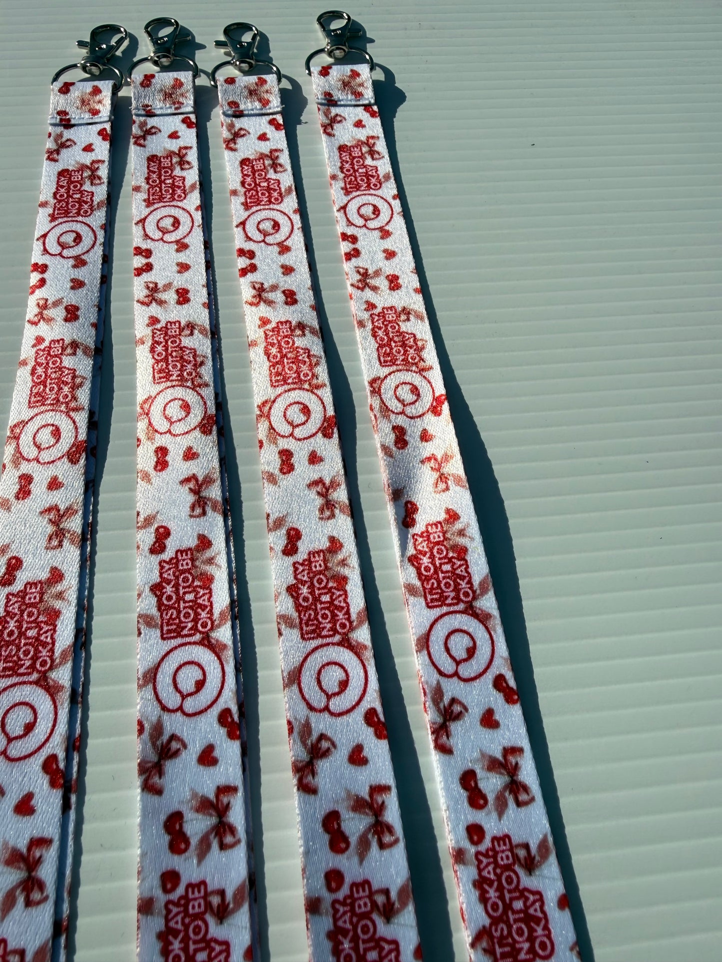 Bow Lanyard with safety clip