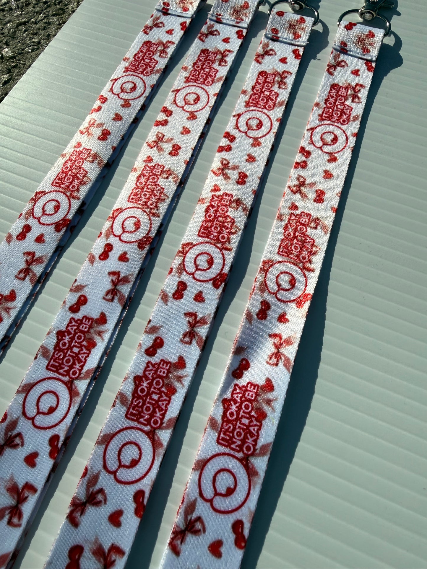 Bow Lanyard with safety clip
